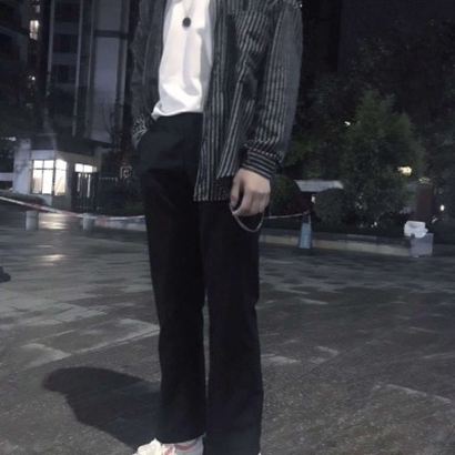 帅炸！超有街拍感的男生头像来啦 男生头像 第22张