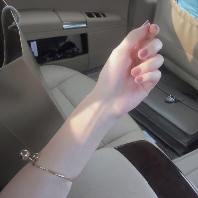 不露脸也能超绝！女生必备部位头像高级性感风来袭 女生头像 第22张