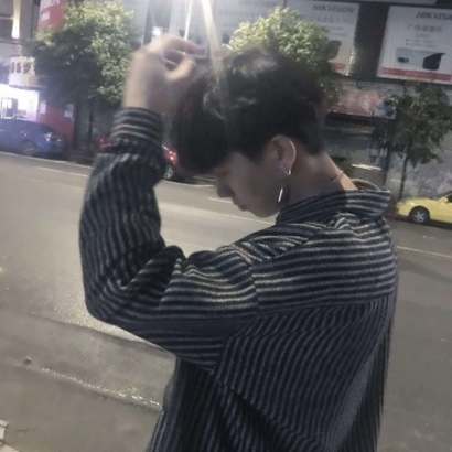 帅炸！超有街拍感的男生头像来啦 男生头像 第24张