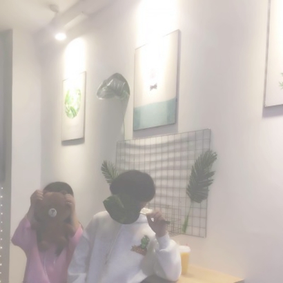 这些QQ稀有真人一左一右情侣头像太可以啦🥰 情侣头像 第2张