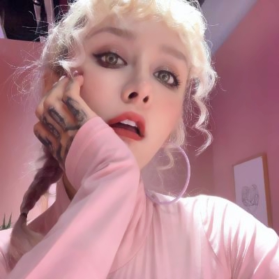👸Supreme风女生头像，潮人必备！ 女生头像 第15张