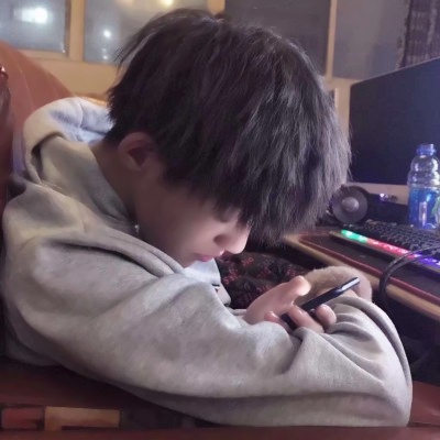 超A男头来啦！帅酷感拉满 男生头像 第15张