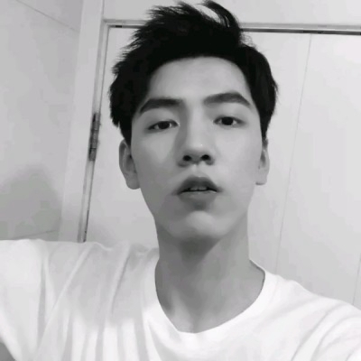 超酷黑白系男生头像来袭,帅到犯规! 男生头像 第11张 超酷黑白系男生头像来袭,帅到犯规! 男生头像 第11张