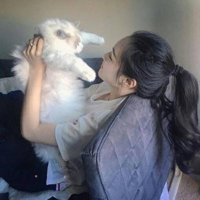 超绝！抱猫咪的清新女生头像来袭 女生头像 第11张