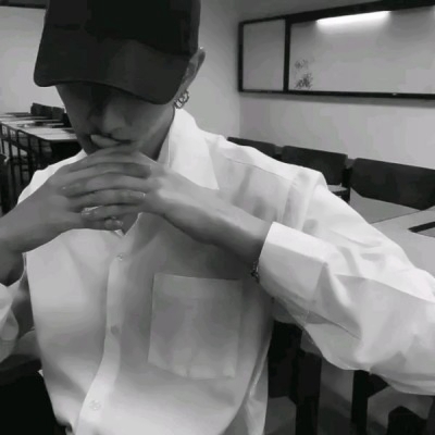 超酷黑白系男生头像来袭,帅到犯规! 男生头像 第3张 超酷黑白系男生头像来袭,帅到犯规! 男生头像 第3张