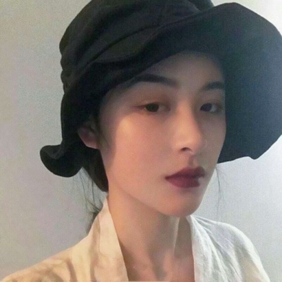 狠狠安利！成熟女人头像大放送 女生头像 第4张