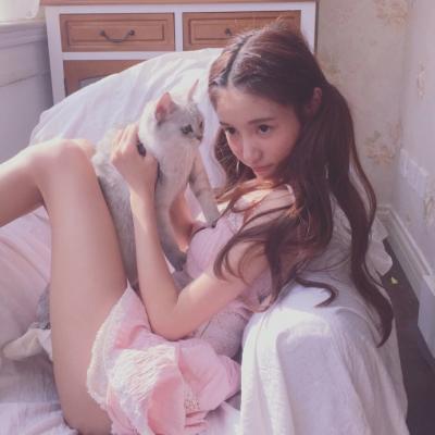 超绝！抱猫咪的清新女生头像来袭 女生头像 第5张