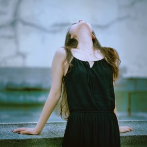 绝美!孤独氛围感女生头像大集合 女生头像 第6张 绝美!孤独氛围感女生头像大集合 女生头像 第6张
