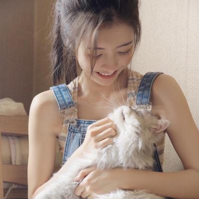 超绝！抱猫咪的清新女生头像来袭