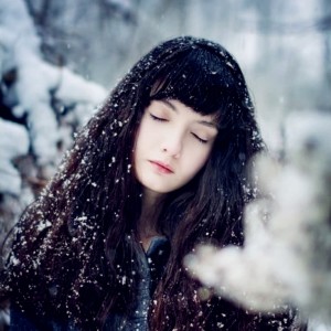 绝美!孤独氛围感女生头像大集合 女生头像 第9张 绝美!孤独氛围感女生头像大集合 女生头像 第9张