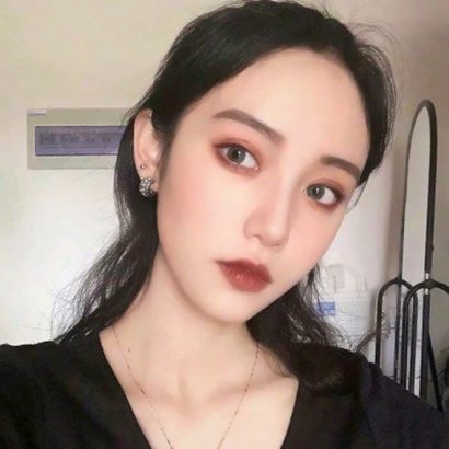 狠狠安利！成熟女人头像大放送 女生头像 第3张