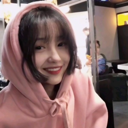 微信头像女冷淡风，自带一种疏离感 女生头像 第18张
