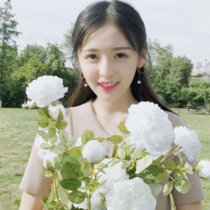 拿花女生头像，美到犯规！ 女生头像 第1张