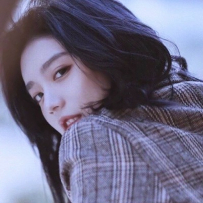 超绝！简单气质唯美的女生微信头像来啦 女生头像 第3张