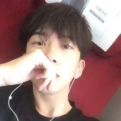 男生超酷头像高冷，帅气又高冷 男生头像 第10张