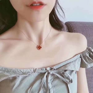 不露脸不露头半露肩吊带女生头像合集 女生头像 第3张