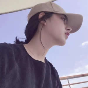 2025微信宝藏潮流女生头像大全!小众高级与甜酷风齐聚 女生头像 第11张 2025微信宝藏潮流女生头像大全!小众高级与甜酷风齐聚 女生头像 第11张