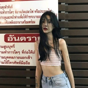 ins风女生微信时尚头像大全|温柔系 / 御姐范 / 甜酷风,一键解锁 女生头像 第10张 ins风女生微信时尚头像大全|温柔系 / 御姐范 / 甜酷风,一键解锁 女生头像 第10张