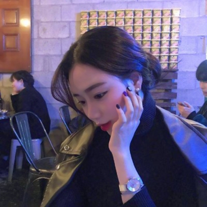 超绝！简单气质唯美的女生微信头像来啦 女生头像 第15张