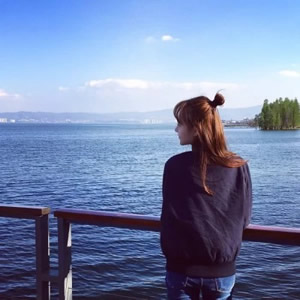 超绝！女生时尚背影头像来袭 女生头像 第2张