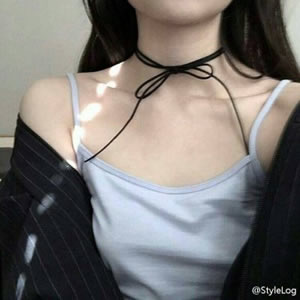 不露脸不露头半露肩吊带女生头像合集 女生头像 第6张
