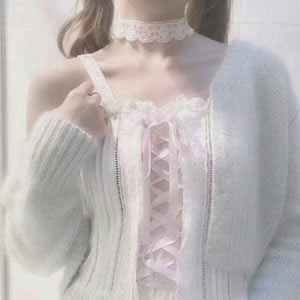 不露脸不露头半露肩吊带女生头像合集 女生头像 第16张