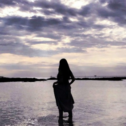 超绝的女生背影/侧面头像来袭 女生头像 第23张 超绝的女生背影/侧面头像来袭 女生头像 第23张