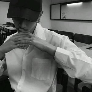 超有氛围感的黑白男生头像侧脸意境系列 男生头像 第2张 超有氛围感的黑白男生头像侧脸意境系列 男生头像 第2张