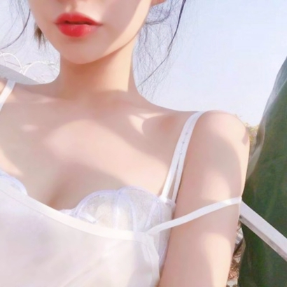 宝藏女生锁骨头像来袭,不露脸也超绝 女生头像 第16张 宝藏女生锁骨头像来袭,不露脸也超绝 女生头像 第16张