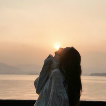 超绝的女生背影/侧面头像来袭 女生头像 第15张 超绝的女生背影/侧面头像来袭 女生头像 第15张