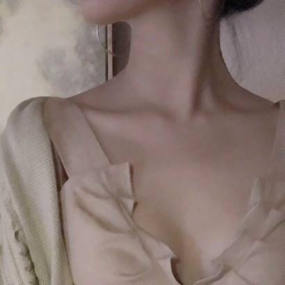 宝藏女生锁骨头像来袭,不露脸也超绝 女生头像 第8张 宝藏女生锁骨头像来袭,不露脸也超绝 女生头像 第8张
