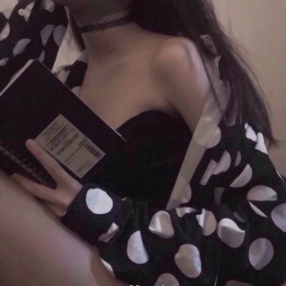 宝藏女生锁骨头像来袭,不露脸也超绝 女生头像 第22张 宝藏女生锁骨头像来袭,不露脸也超绝 女生头像 第22张
