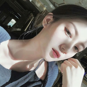 酷飒来袭！高冷范潮流女生头像大全 女生头像 第12张