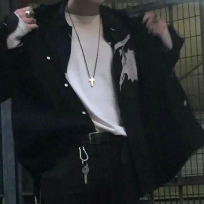 被帅到!穿衬衫的男生头像太可啦 男生头像 第16张 被帅到!穿衬衫的男生头像太可啦 男生头像 第16张