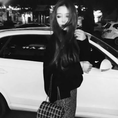 超绝!御姐风高冷黑白头像来袭 女生头像 第7张 超绝!御姐风高冷黑白头像来袭 女生头像 第7张