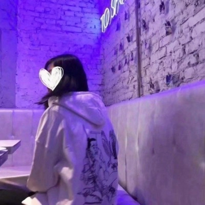 被紫色系真人女生头像帅到! 超酷风来袭 女生头像 第10张 被紫色系真人女生头像帅到! 超酷风来袭 女生头像 第10张
