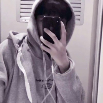 挡脸也挡不住的帅气!手机挡脸帅哥头像来袭 男生头像 第20张 挡脸也挡不住的帅气!手机挡脸帅哥头像来袭 男生头像 第20张