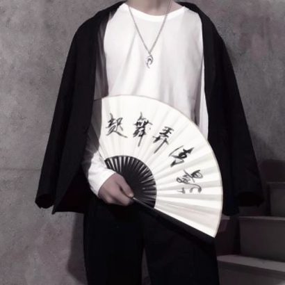 超酷!不露头不露脸的男生扇子头像来袭 男生头像 第2张 超酷!不露头不露脸的男生扇子头像来袭 男生头像 第2张