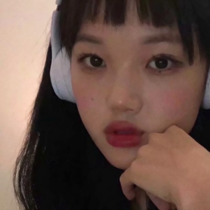 氛围感拉满!女生伤感孤独高清头像来袭 女生头像 第19张 氛围感拉满!女生伤感孤独高清头像来袭 女生头像 第19张