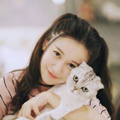 超有爱!怀里抱猫的女生头像来袭 女生头像 第1张 超有爱!怀里抱猫的女生头像来袭 女生头像 第1张