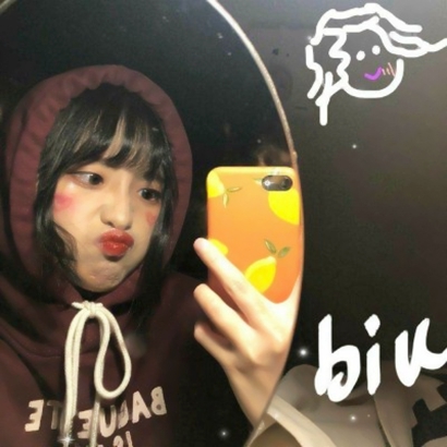 镜子头像女生真人,女生对镜子拍照 女生头像 第22张 镜子头像女生真人,女生对镜子拍照 女生头像 第22张