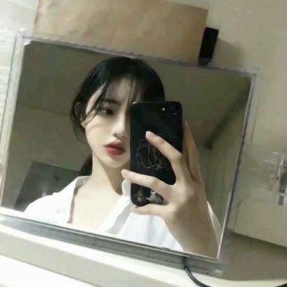 镜子头像女生真人,女生对镜子拍照 女生头像 第30张 镜子头像女生真人,女生对镜子拍照 女生头像 第30张