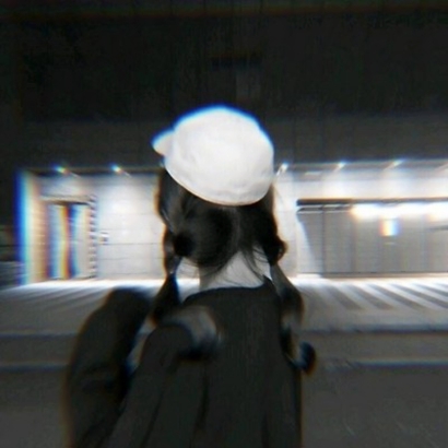暗黑系高冷女生头像,狠狠拿捏氛围感 女生头像 第2张 暗黑系高冷女生头像,狠狠拿捏氛围感 女生头像 第2张