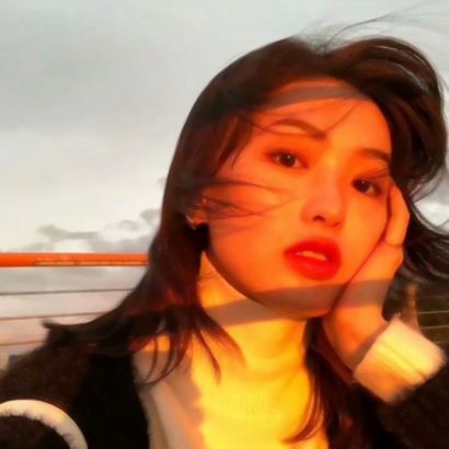 氛围感拉满!女生伤感孤独高清头像来袭 女生头像 第21张 氛围感拉满!女生伤感孤独高清头像来袭 女生头像 第21张