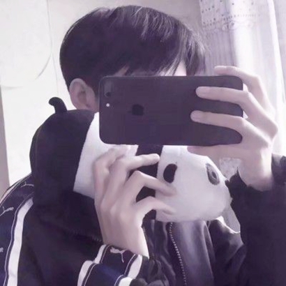 挡脸也挡不住的帅气!手机挡脸帅哥头像来袭 男生头像 第19张 挡脸也挡不住的帅气!手机挡脸帅哥头像来袭 男生头像 第19张