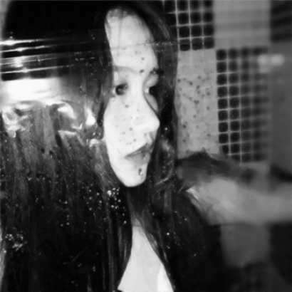 黑白意境女生伤感头像|氛围感拉满,藏着情绪的温柔画面 女生头像 第10张 黑白意境女生伤感头像|氛围感拉满,藏着情绪的温柔画面 女生头像 第10张