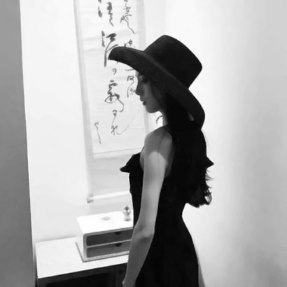 冷酷黑白女生头像合集|小众不撞款,彰显个性态度 女生头像 第1张 冷酷黑白女生头像合集|小众不撞款,彰显个性态度 女生头像 第1张