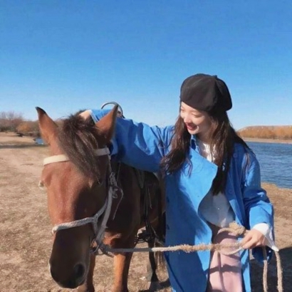 蓝天白云背景女生唯美头像|清新治愈风,仙气感拉满 女生头像 第4张 蓝天白云背景女生唯美头像|清新治愈风,仙气感拉满 女生头像 第4张