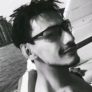 成熟稳重黑白男生头像|高级质感不撞款,彰显男士沉稳气质 男生头像 第7张 成熟稳重黑白男生头像|高级质感不撞款,彰显男士沉稳气质 男生头像 第7张