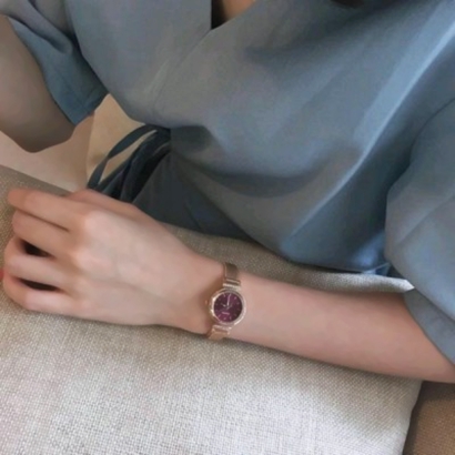 戳中手控心巴!女生戴手表手部特写头像,高级感轻松get 女生头像 第2张 戳中手控心巴!女生戴手表手部特写头像,高级感轻松get 女生头像 第2张